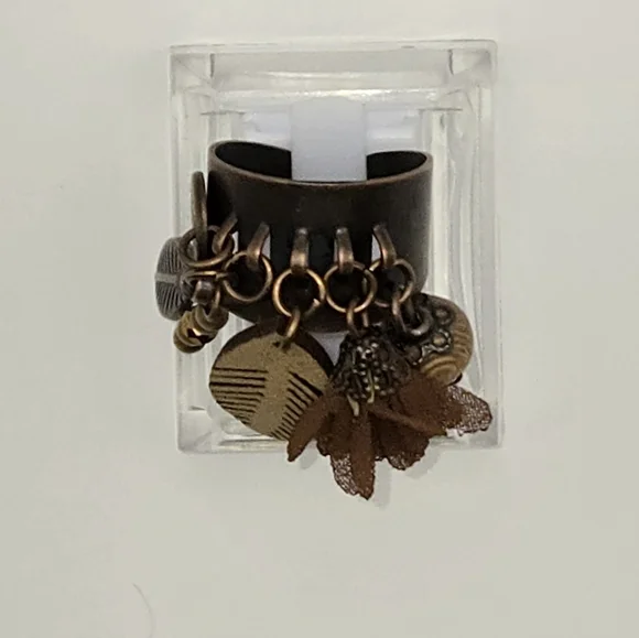 ### NWT-- Unique Vintage Tassel Ring - Picture 4 of 6